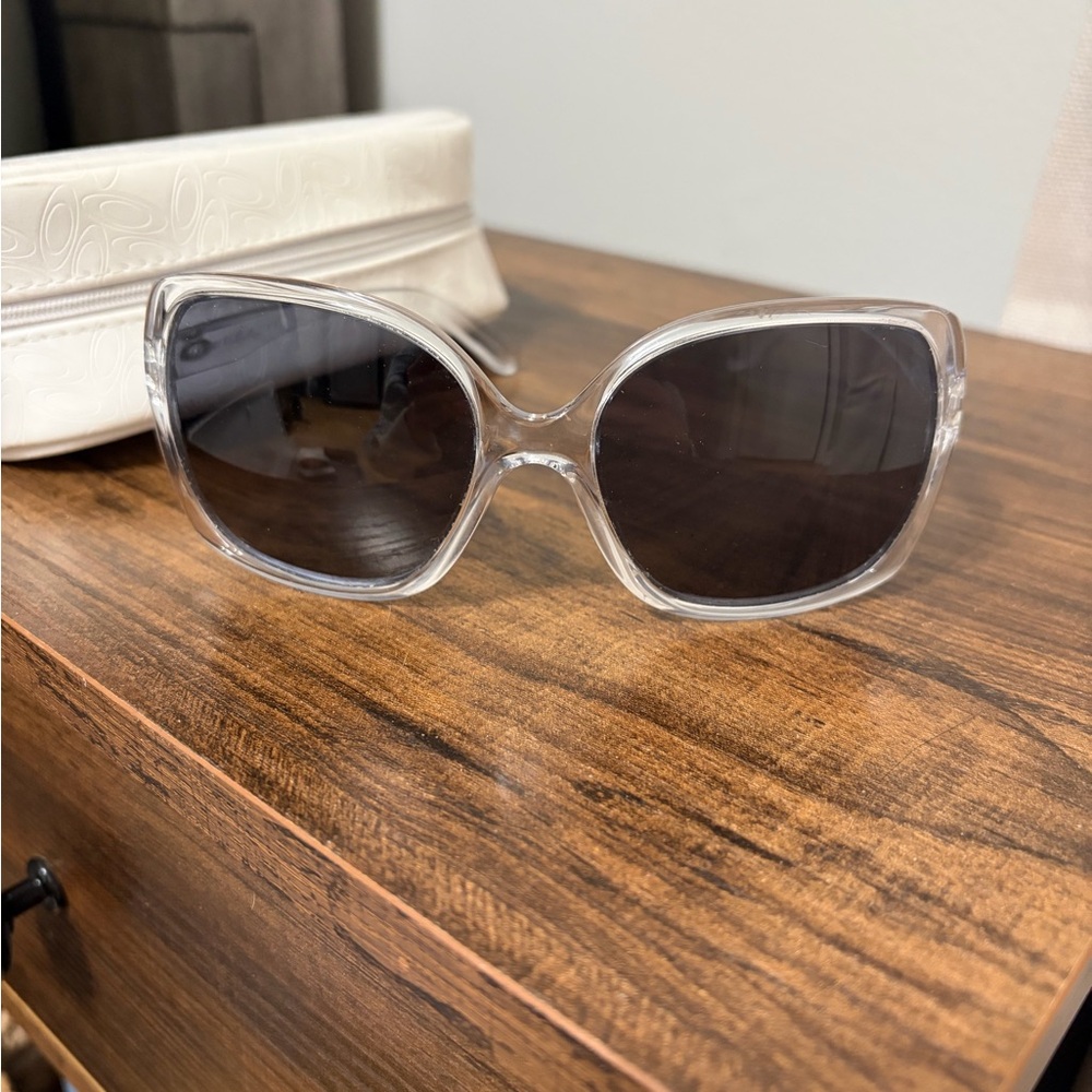 Women’s Oakley Sunglasses- Beckon Style